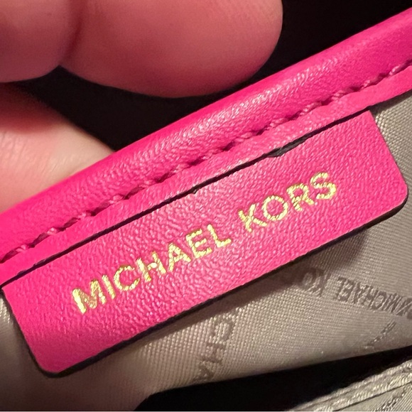 MICHAEL KORS HOT PINK RUNWAY CROSSBODY CAMERA BAG / STUDDED - Picture 13 of 16